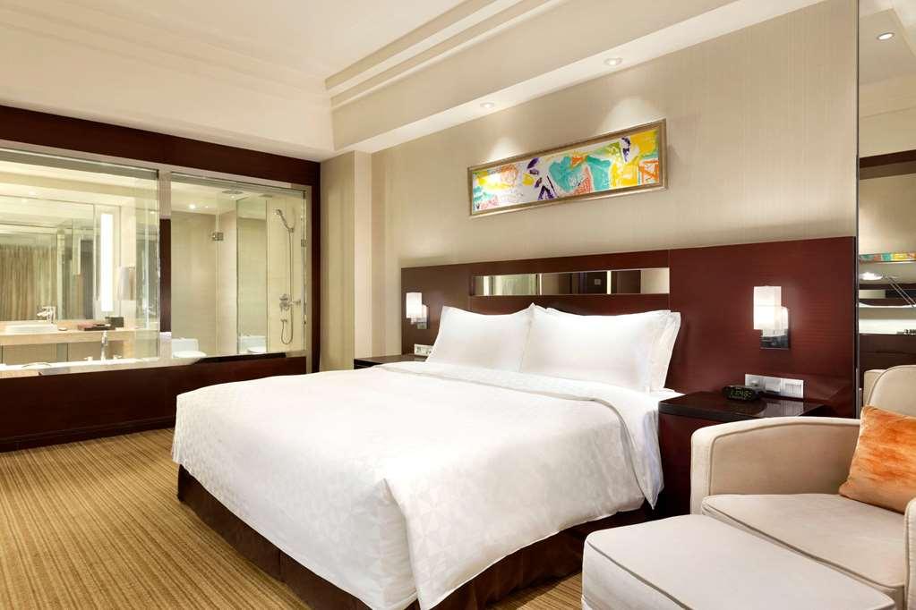 Hotel Ramada Plaza Lien-jün-kang Pokoj fotografie