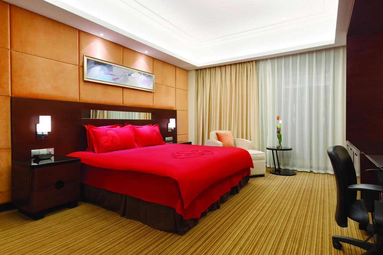 Hotel Ramada Plaza Lien-jün-kang Exteriér fotografie